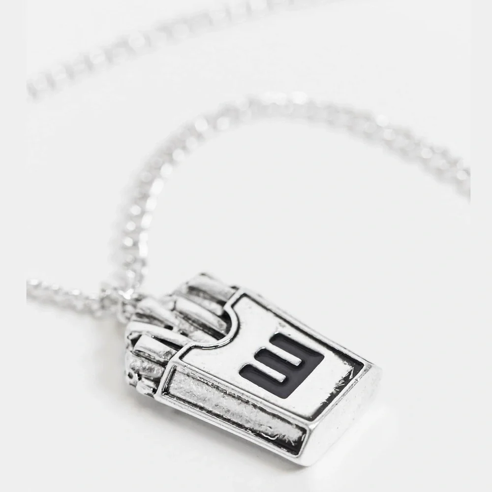 WFTW neckchain in silver with chips pendant